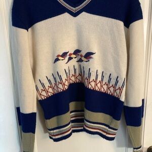 Vintage Men's Blue and Cream Sweater with Bird Design